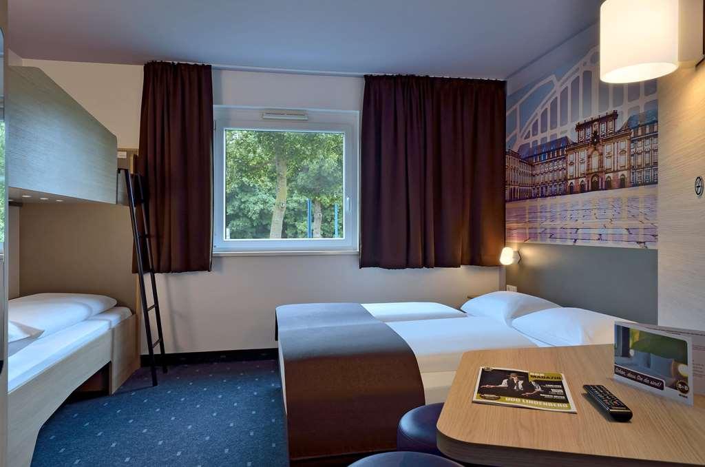B&B Hotel Mannheim-Neuostheim Værelse billede