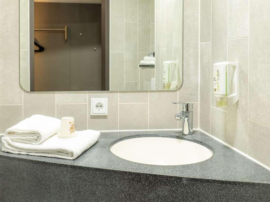 B&B Hotel Mannheim-Neuostheim Værelse billede
